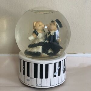San Francisco Music Box Co Wedding Teddy Bear Musical Snow Globe Piano Base